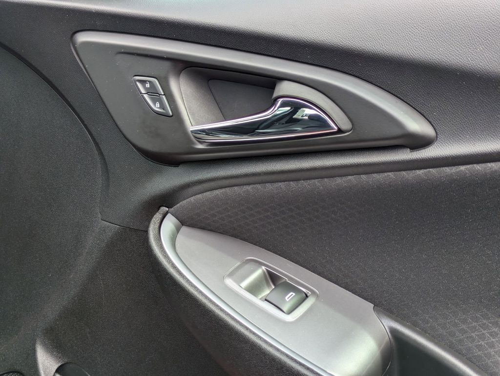 Thumbnail: 2024 Chevrolet Malibu - 33