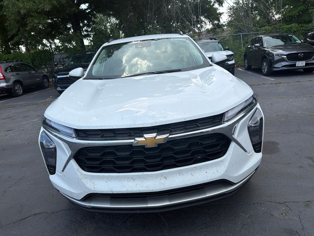 Thumbnail: 2025 Chevrolet Trax - 2