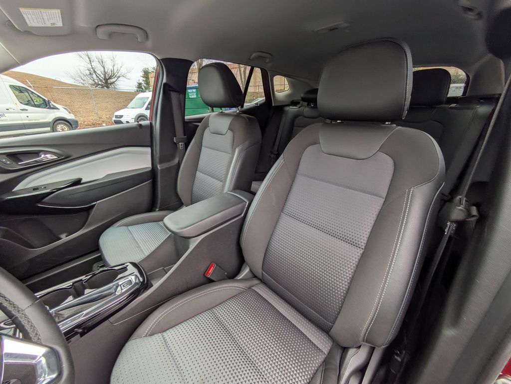 Thumbnail: 2025 Chevrolet Trax - 23