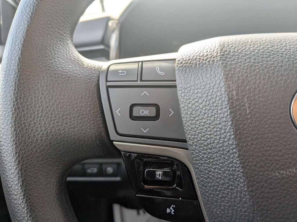 Thumbnail: 2025 Toyota Camry - 15