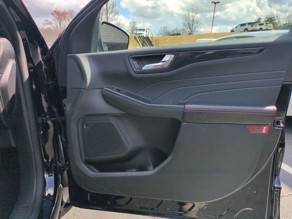 Thumbnail: 2025 Ford Escape - 32