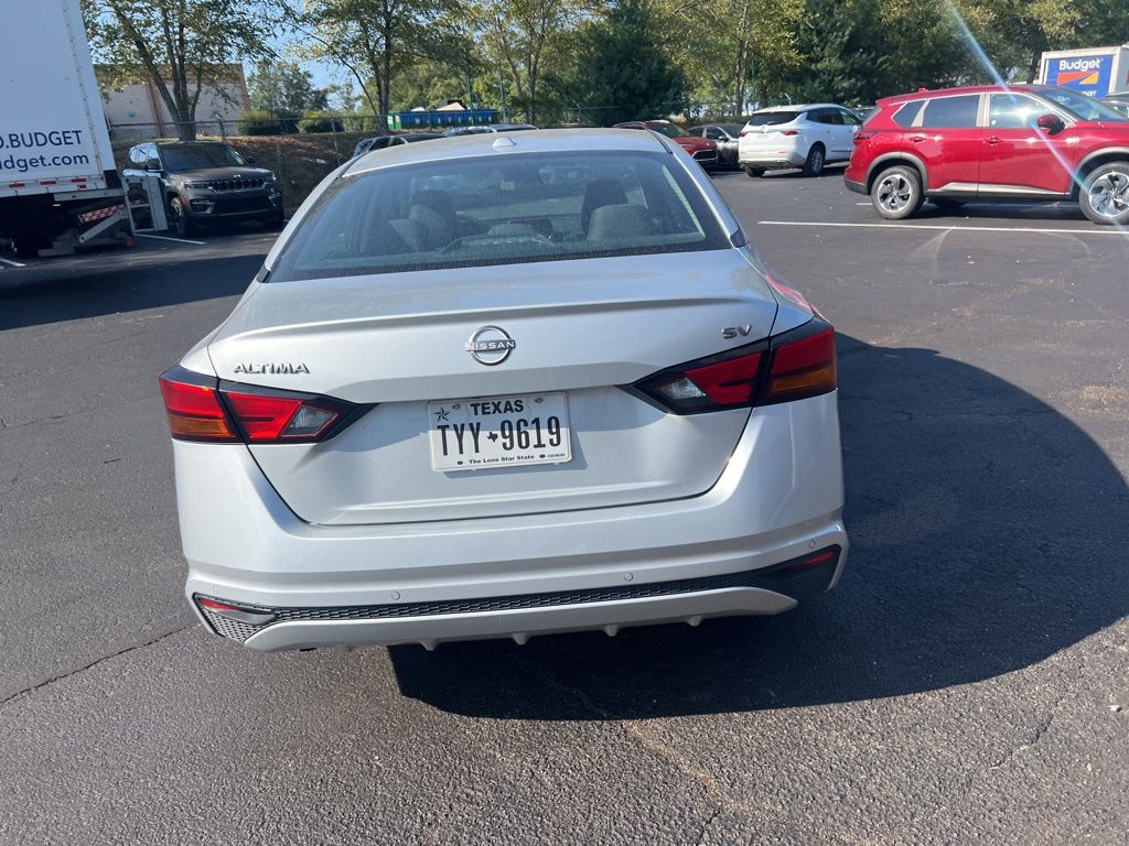 Thumbnail: 2024 Nissan Altima - 10
