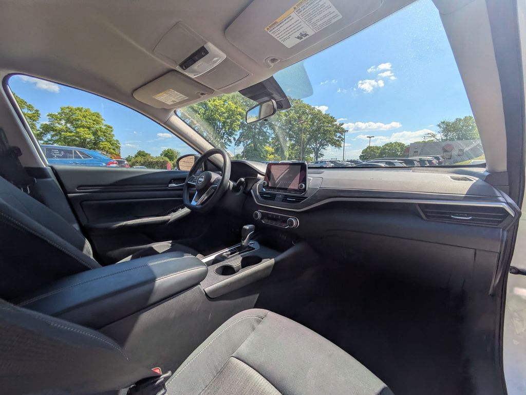 Thumbnail: 2025 Nissan Altima - 30