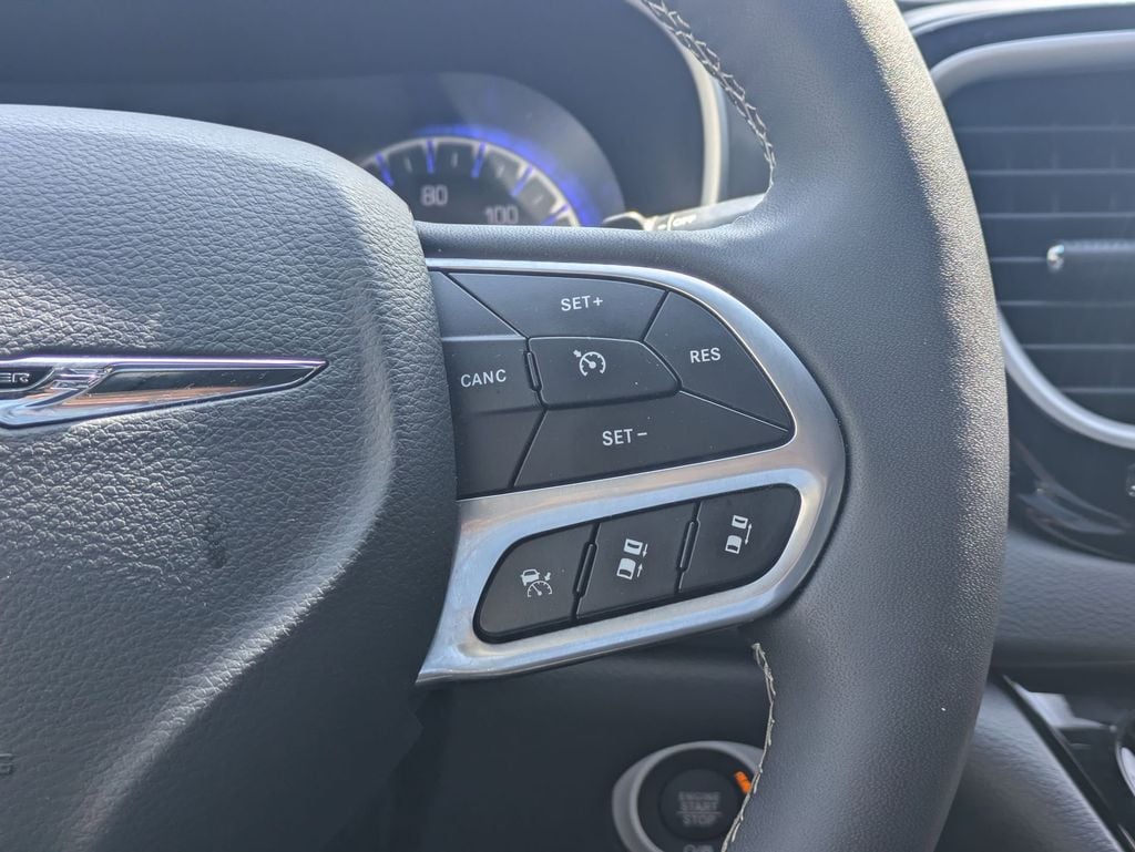 Thumbnail: 2025 Chrysler Pacifica - 23