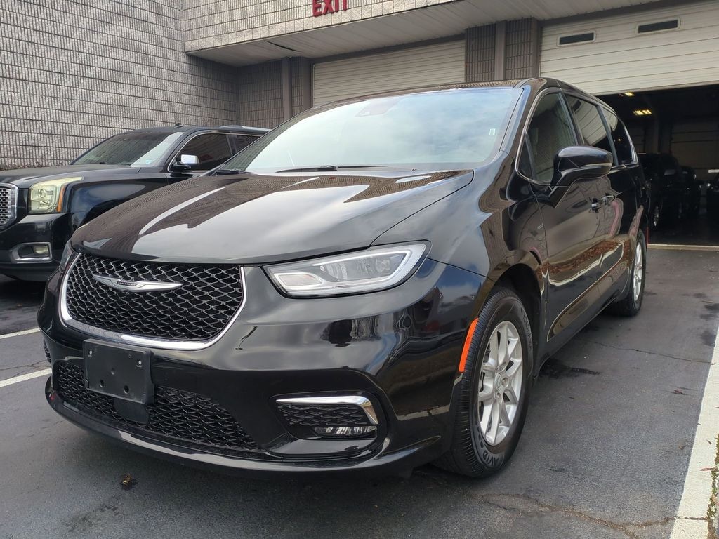 Certified 2025 Chrysler Pacifica Select Van Passenger Van