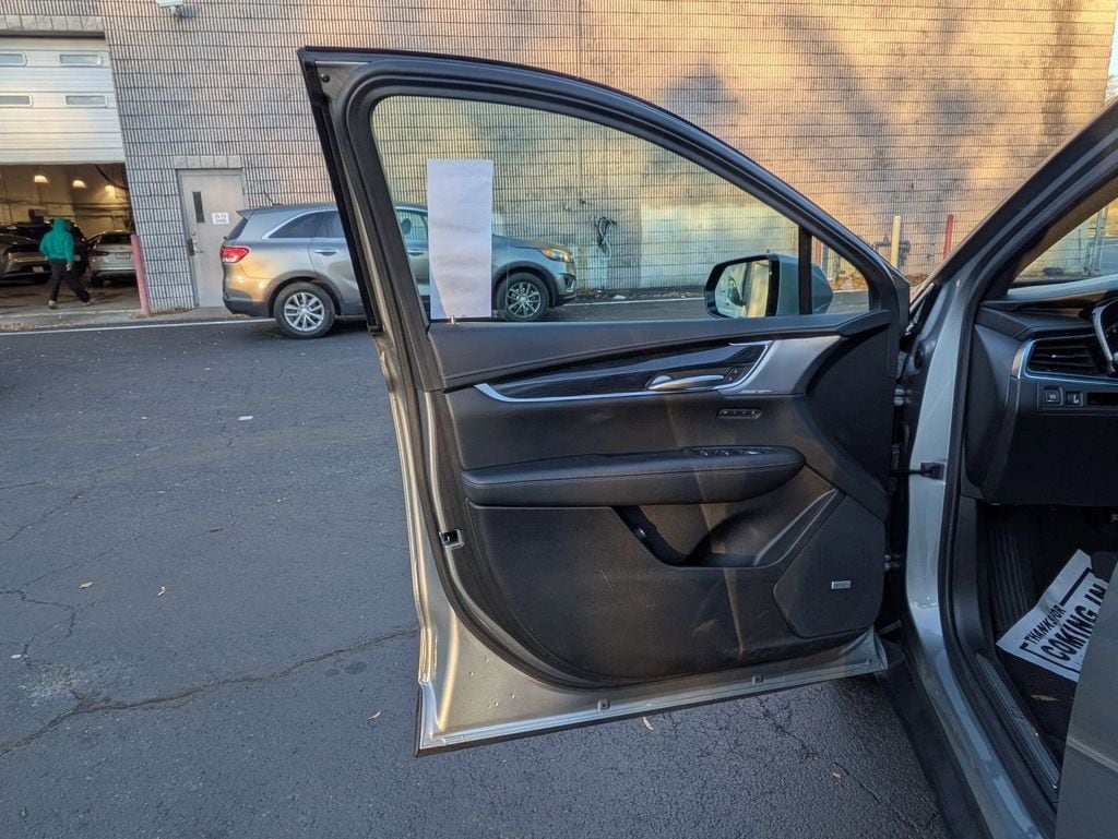 Thumbnail: 2024 Cadillac XT5 - 11