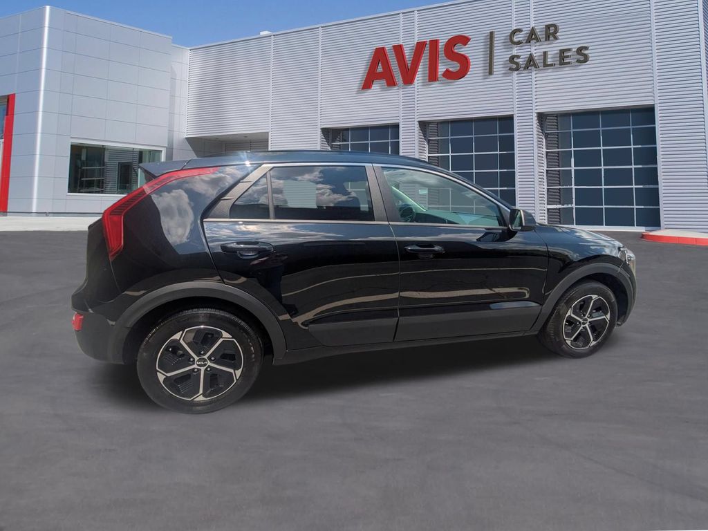 Thumbnail: 2025 Kia Niro - 5