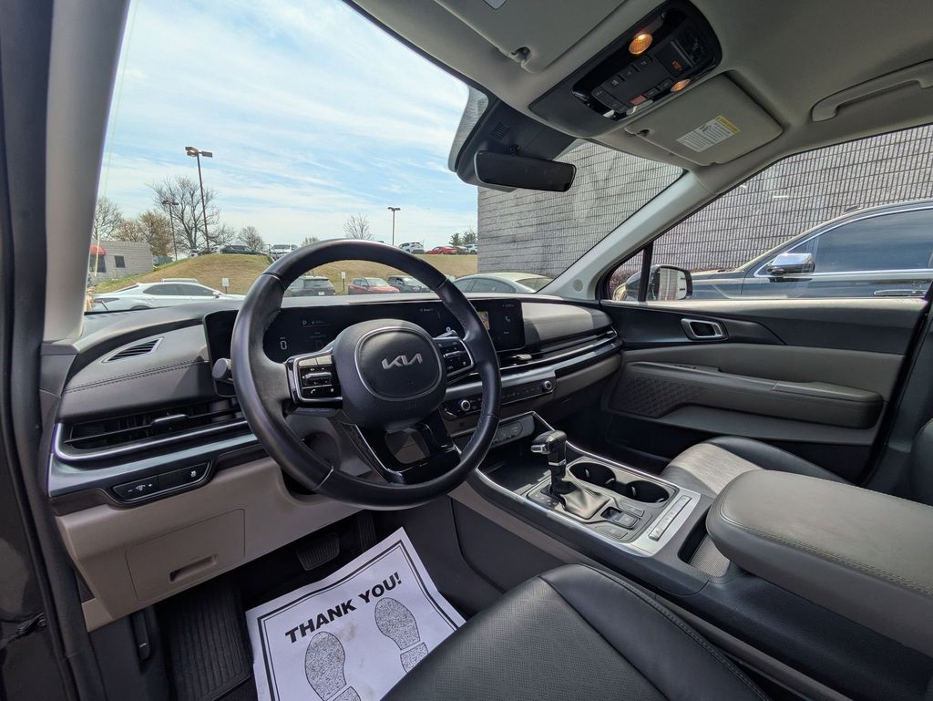 Thumbnail: 2025 Kia Carnival - 15