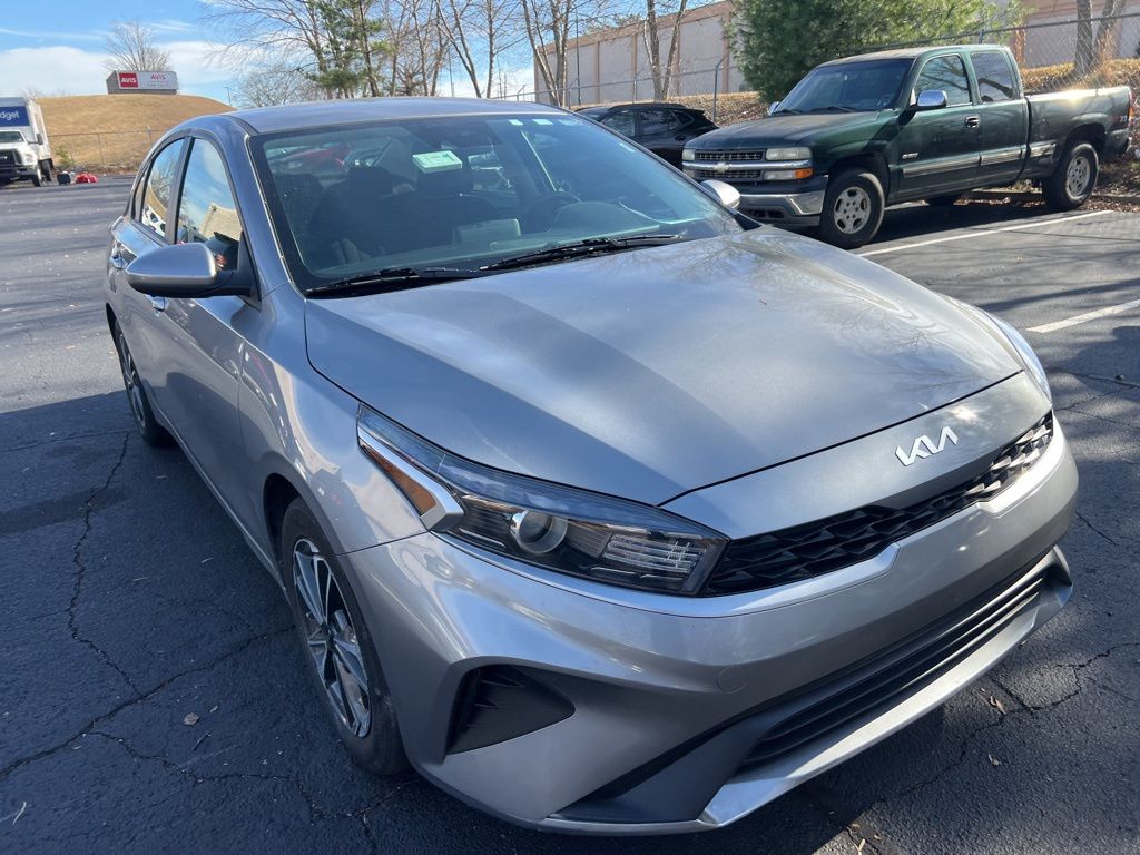 Thumbnail: 2024 Kia Forte - 3