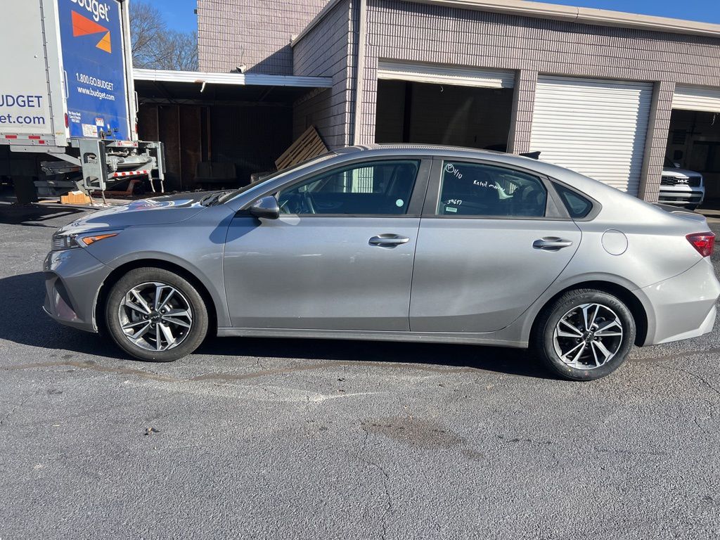 Thumbnail: 2024 Kia Forte - 9