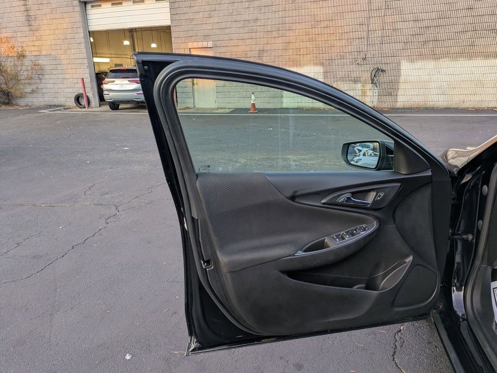 2024 Chevrolet Malibu 1LT's photo