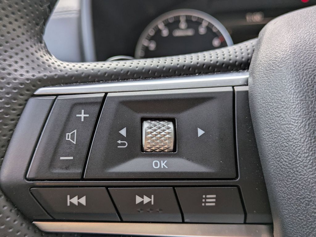 Thumbnail: 2025 Mitsubishi Outlander - 17