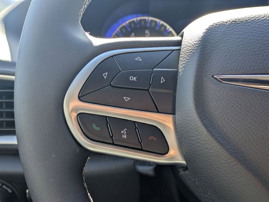 Thumbnail: 2025 Chrysler Pacifica - 22