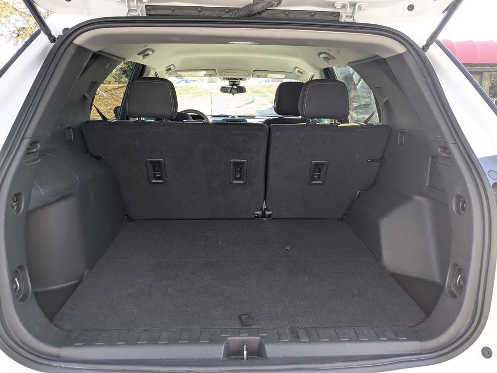 Thumbnail: 2023 Chevrolet Equinox - 28