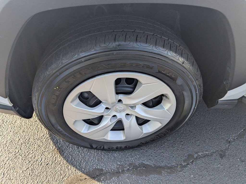 Thumbnail: 2024 Toyota RAV4 - 34