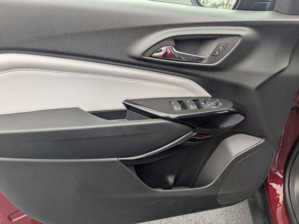 Thumbnail: 2025 Chevrolet Trax - 11