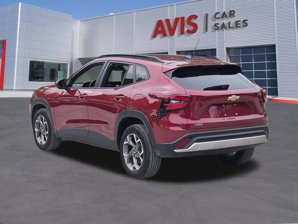2025 Chevrolet Trax LT - Photo 9