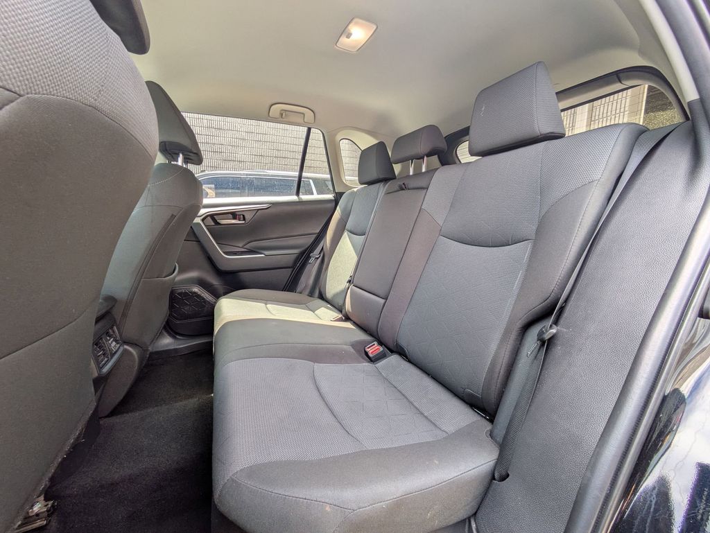 Thumbnail: 2025 Toyota RAV4 - 29