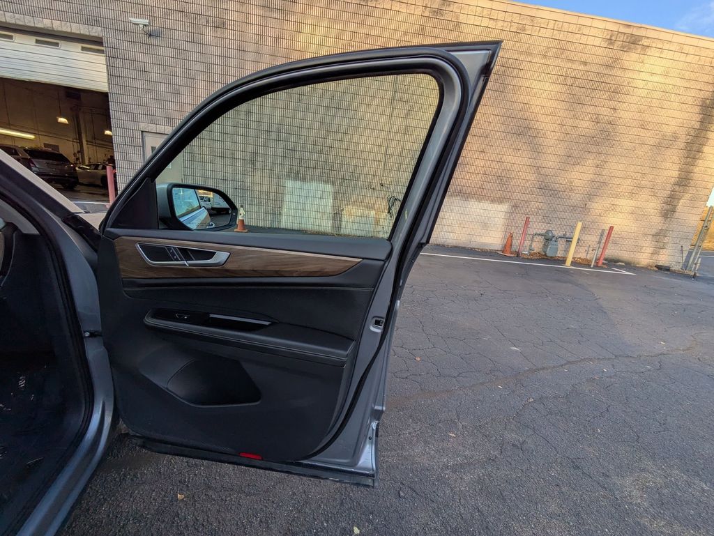 Thumbnail: 2025 Volkswagen Atlas - 27