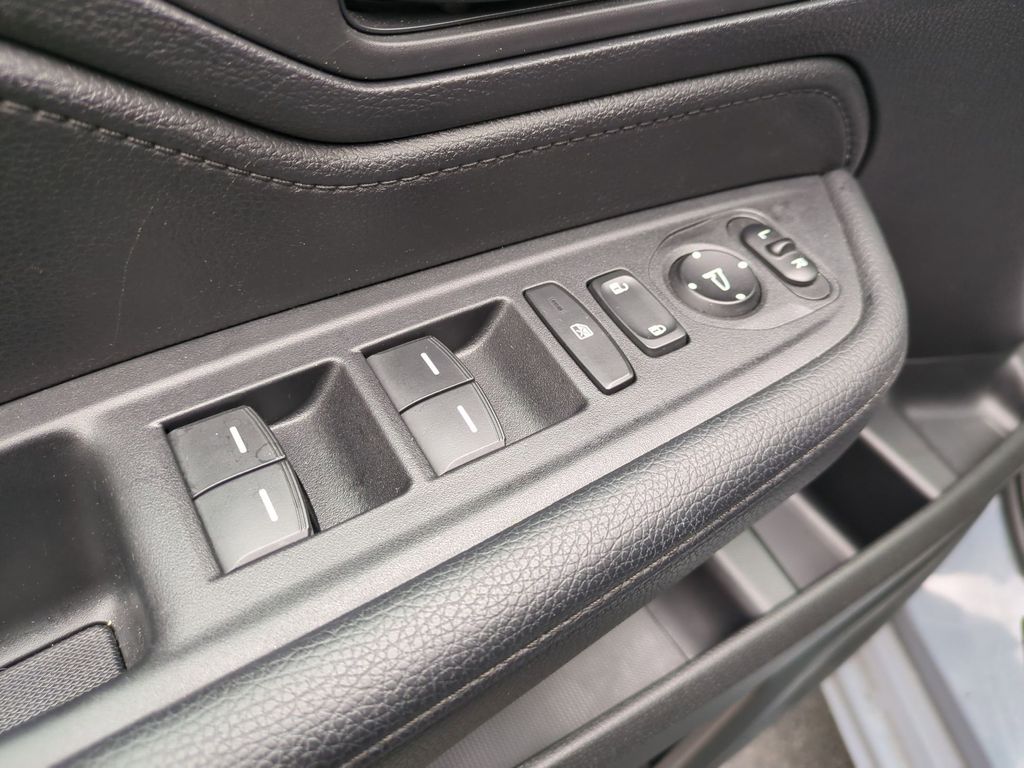 Thumbnail: 2025 Honda Odyssey - 13