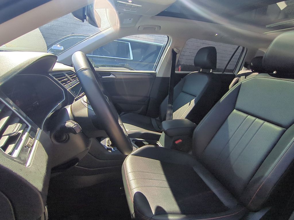 Thumbnail: 2024 Volkswagen Tiguan - 24