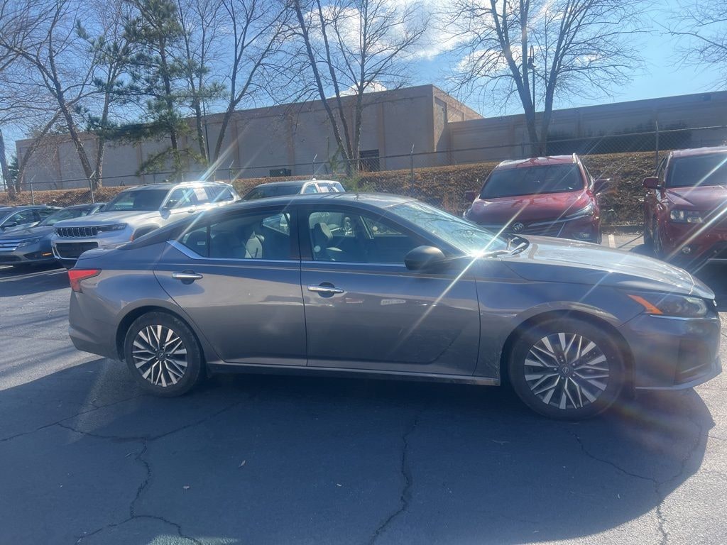 Certified 2024 Nissan Altima 2.5 SV Sedan
