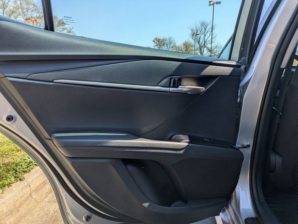 Thumbnail: 2025 Toyota Camry - 25