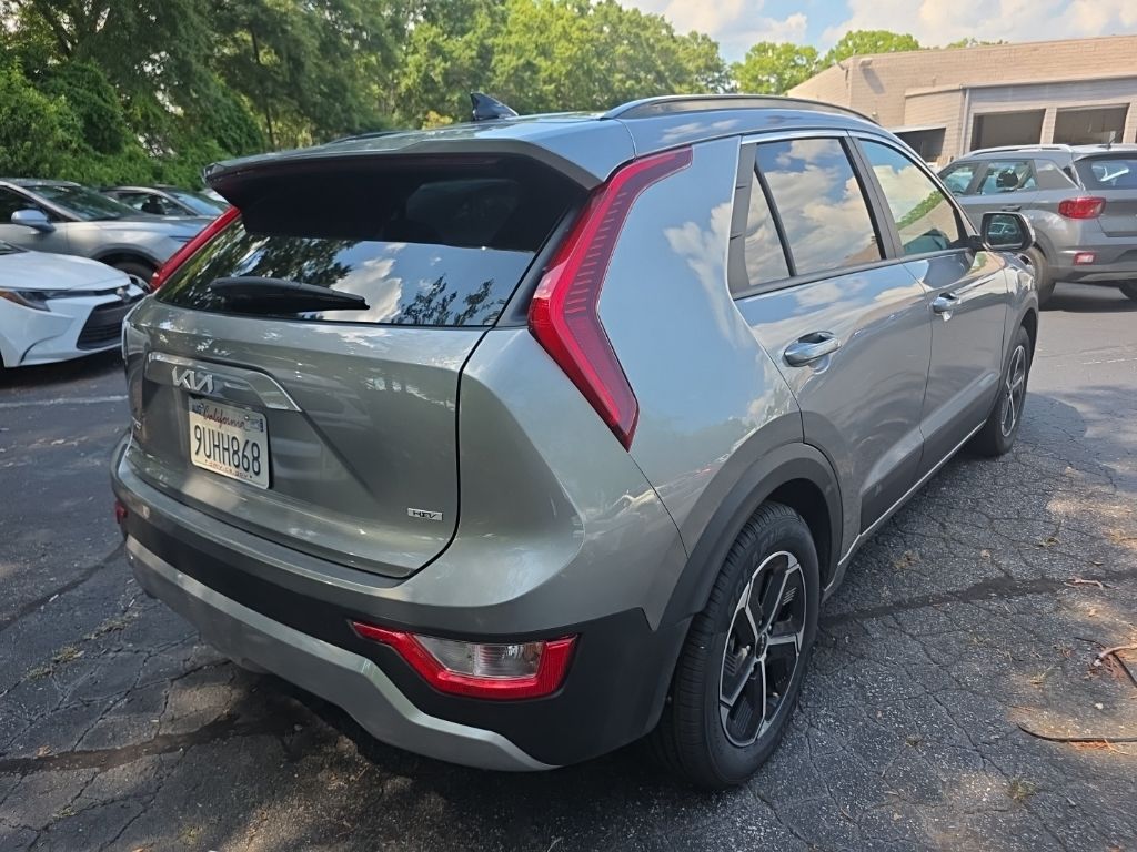 Thumbnail: 2025 Kia Niro - 9