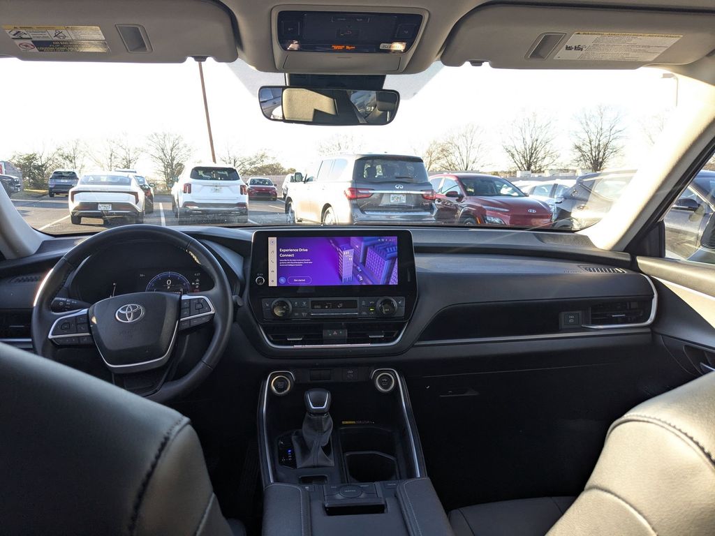 Thumbnail: 2025 Toyota Grand Highlander - 25