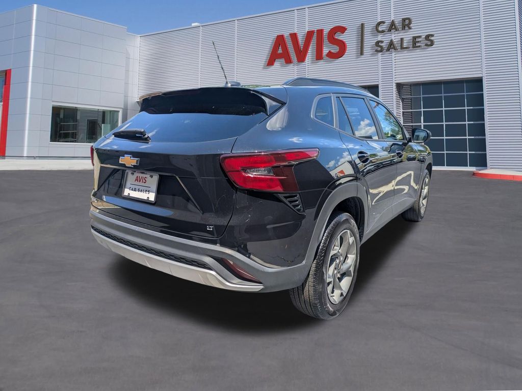 Thumbnail: 2025 Chevrolet Trax - 6