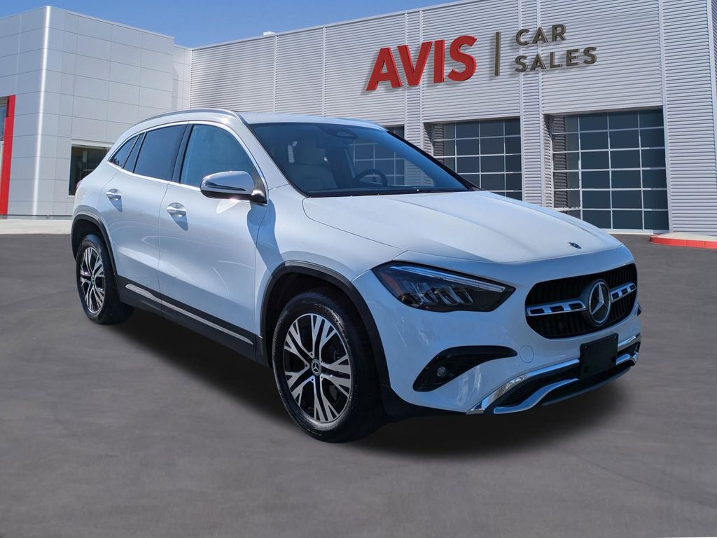 Thumbnail: 2025 Mercedes-Benz GLA - 3