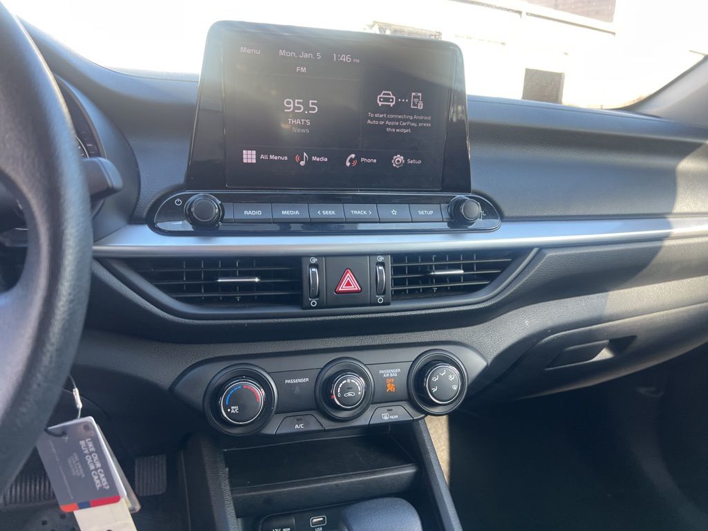 Thumbnail: 2024 Kia Forte - 9