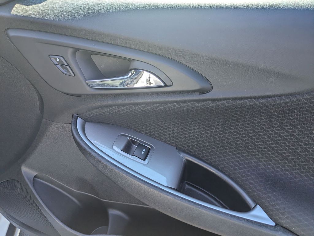 Thumbnail: 2024 Chevrolet Malibu - 31