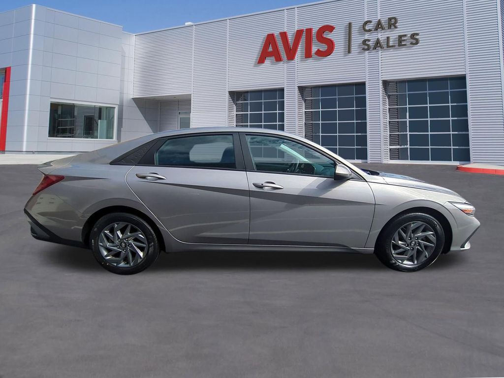 Thumbnail: 2024 Hyundai Elantra - 5