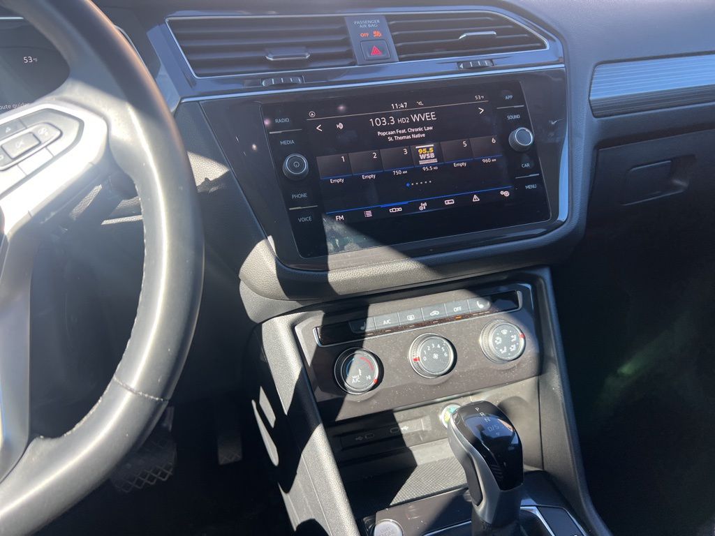 Thumbnail: 2024 Volkswagen Tiguan - 9