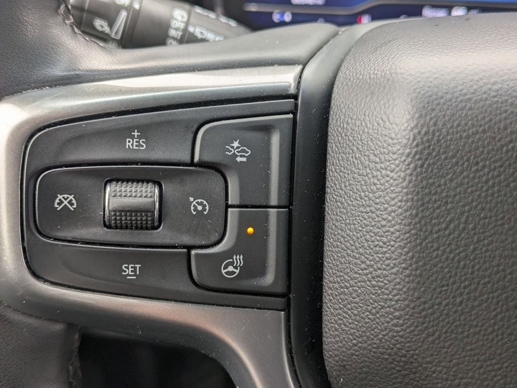 Thumbnail: 2023 Chevrolet Suburban - 17