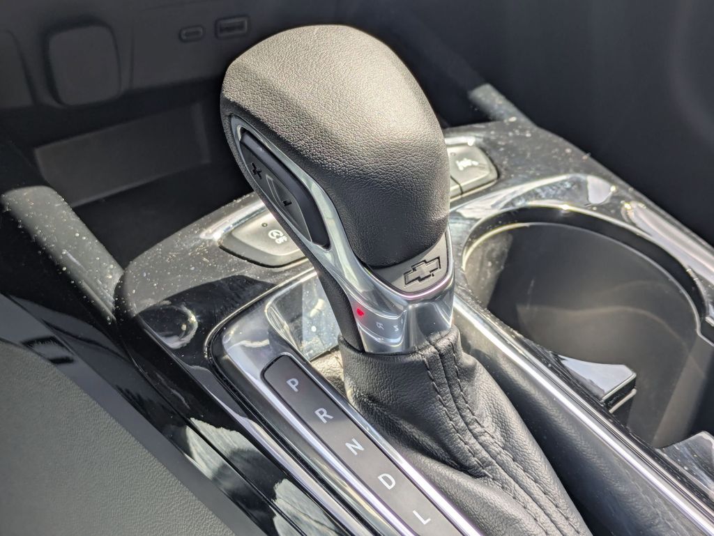 Thumbnail: 2025 Chevrolet Trax - 17