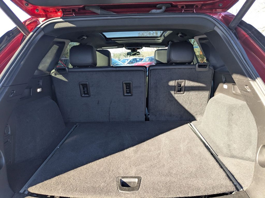 Thumbnail: 2024 Cadillac XT5 - 28