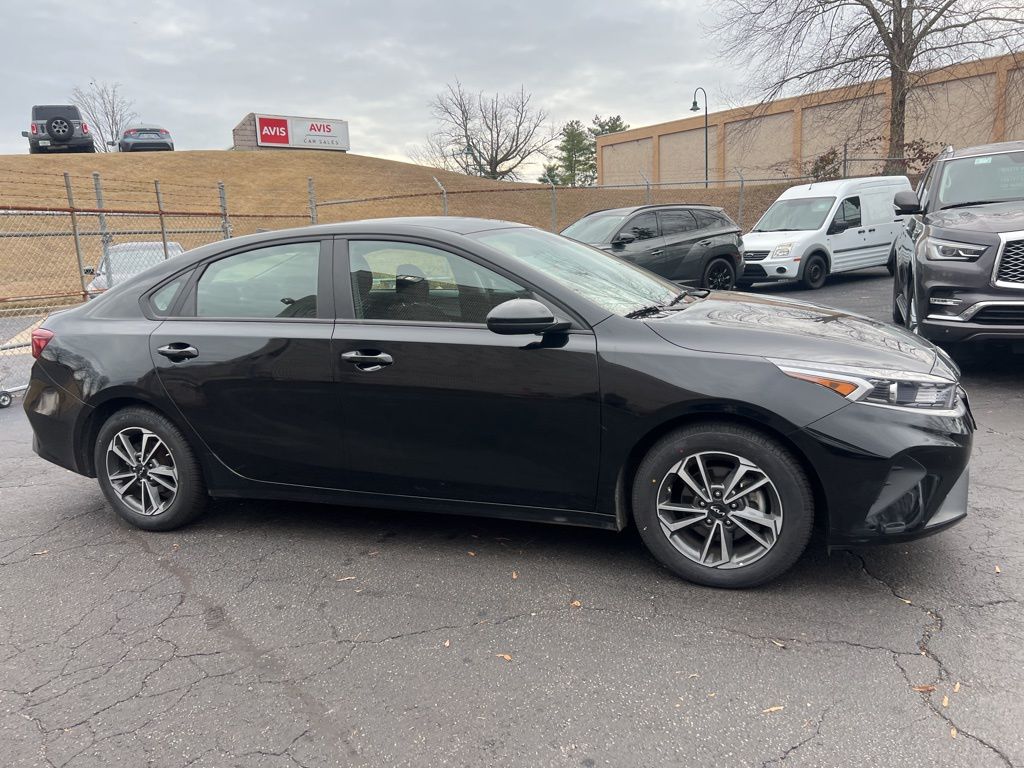 Thumbnail: 2024 Kia Forte - 4