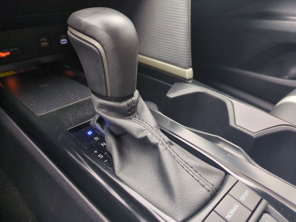 Thumbnail: 2025 Toyota Camry - 20