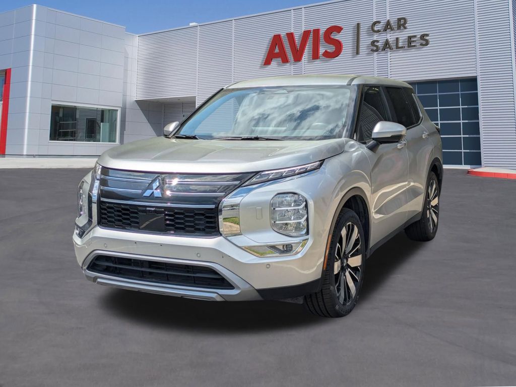 Thumbnail: 2025 Mitsubishi Outlander - 1