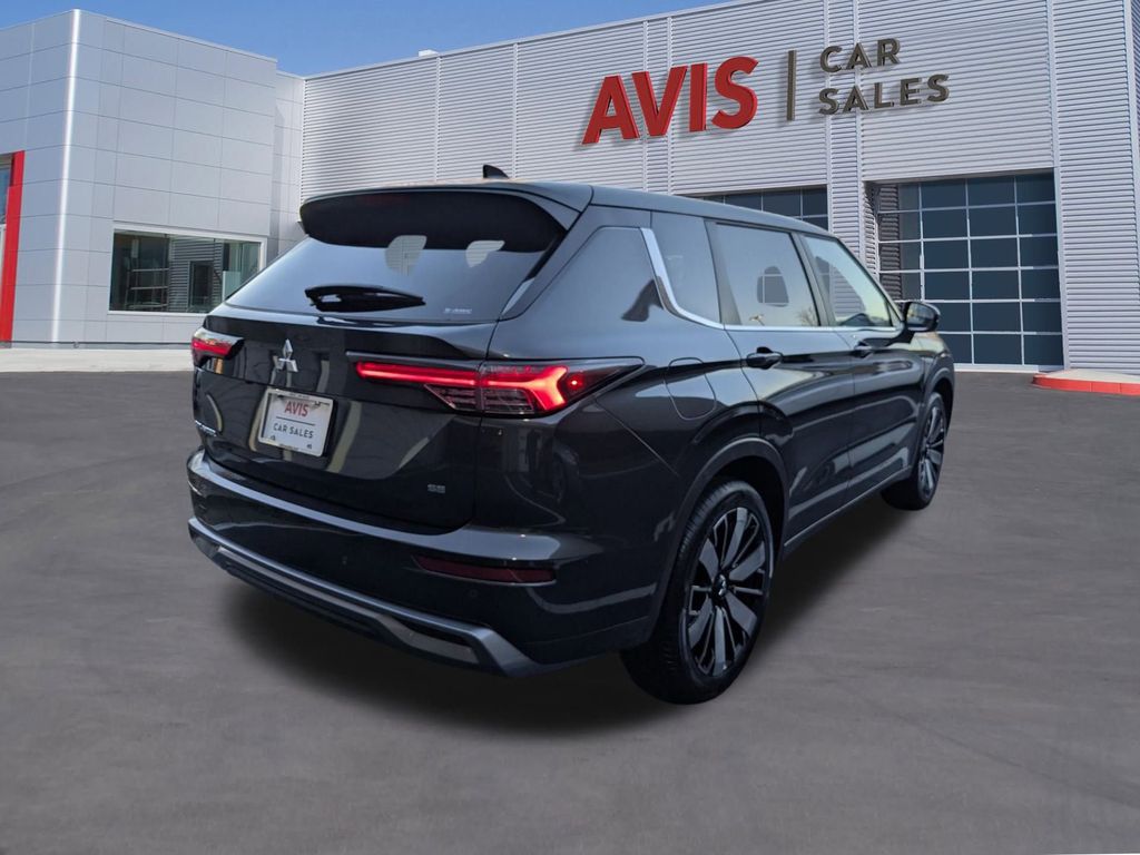 Thumbnail: 2025 Mitsubishi Outlander - 6