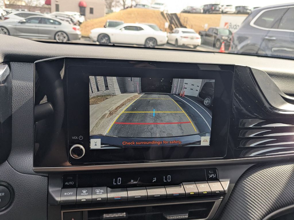 Thumbnail: 2025 Toyota Camry - 17