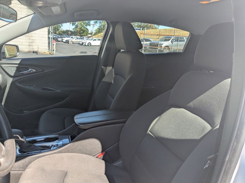 Thumbnail: 2024 Chevrolet Malibu - 23