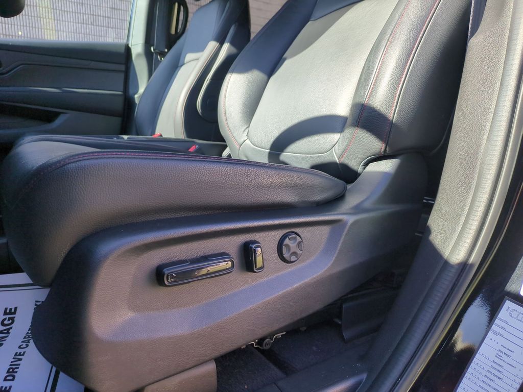 Thumbnail: 2025 Honda Odyssey - 11