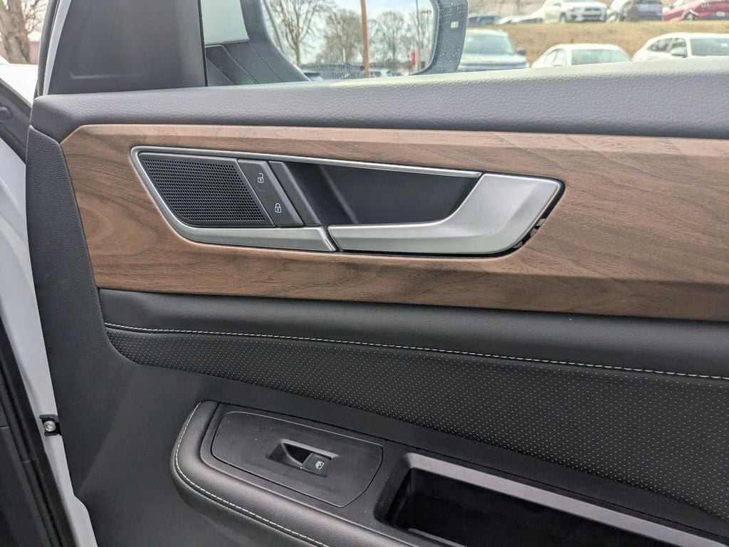 Thumbnail: 2025 Volkswagen Atlas - 32