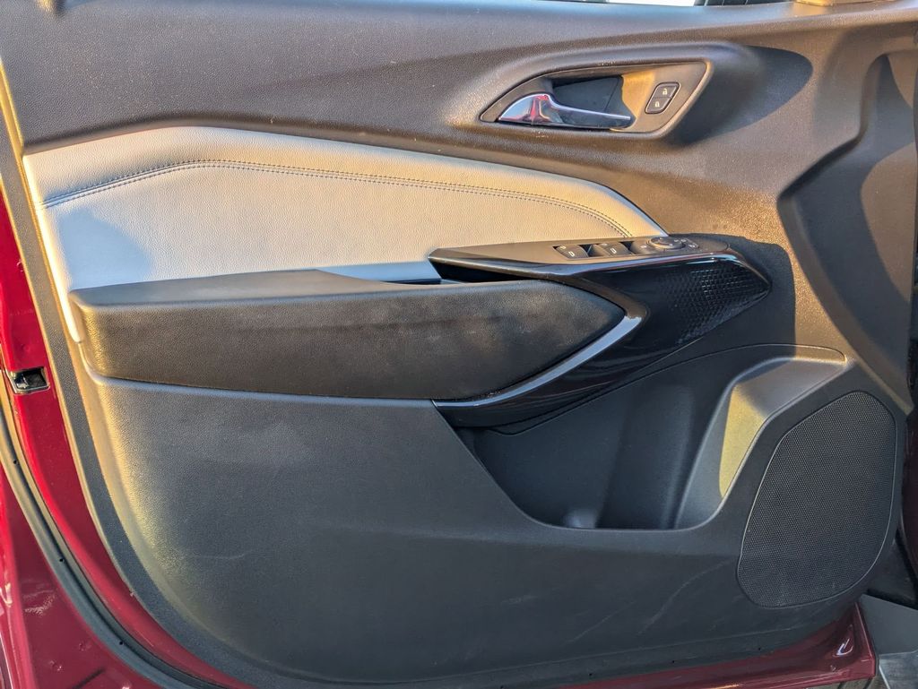 Thumbnail: 2025 Chevrolet Trax - 11