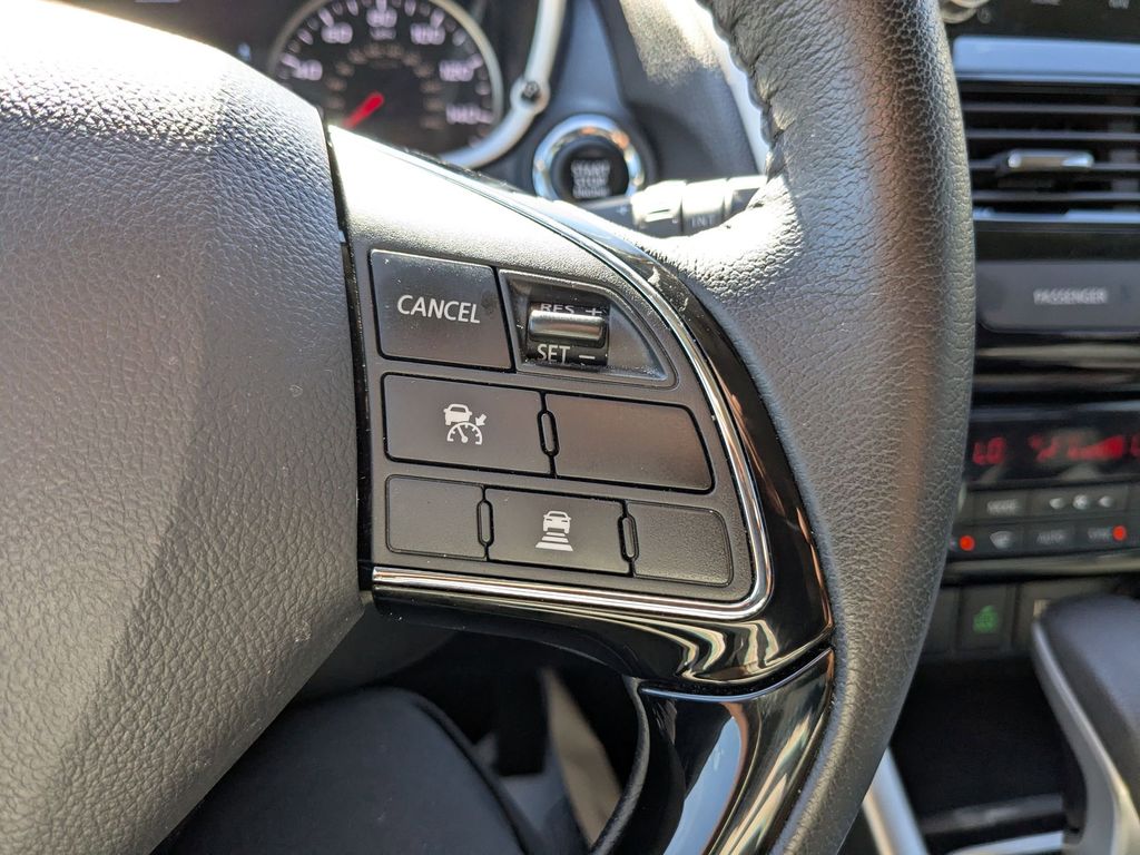 Thumbnail: 2025 Mitsubishi Eclipse Cross - 18