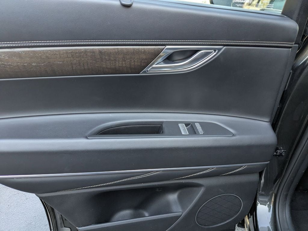 Thumbnail: 2024 Genesis GV80 - 27