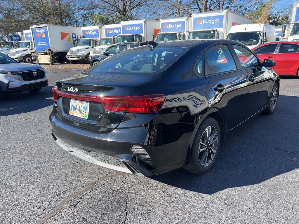 Thumbnail: 2024 Kia Forte - 5